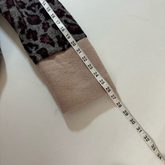 LOGO By Lori Goldstein Animal Print Poly Blend Statement Coat Size 12-14 (GUESS) - Picture 11 of 12